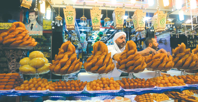 Photo of اقتصاد رمضان – «التموين»: الإنتاج المحلي يغطي 75 بالمئة من حاجة السوق ولا خوف على المخزون الغذائي ولا ارتفاع للأسعار
